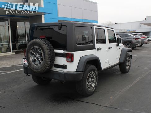 Used 2018 Jeep Wrangler Unlimited Rubicon w/ Cold Weather Group image 4