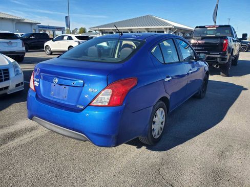 Used 2016 Nissan Versa SV image 3