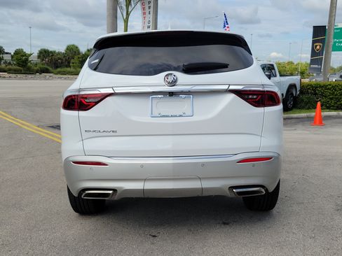 Used 2024 Buick Enclave Essence FWD image 6