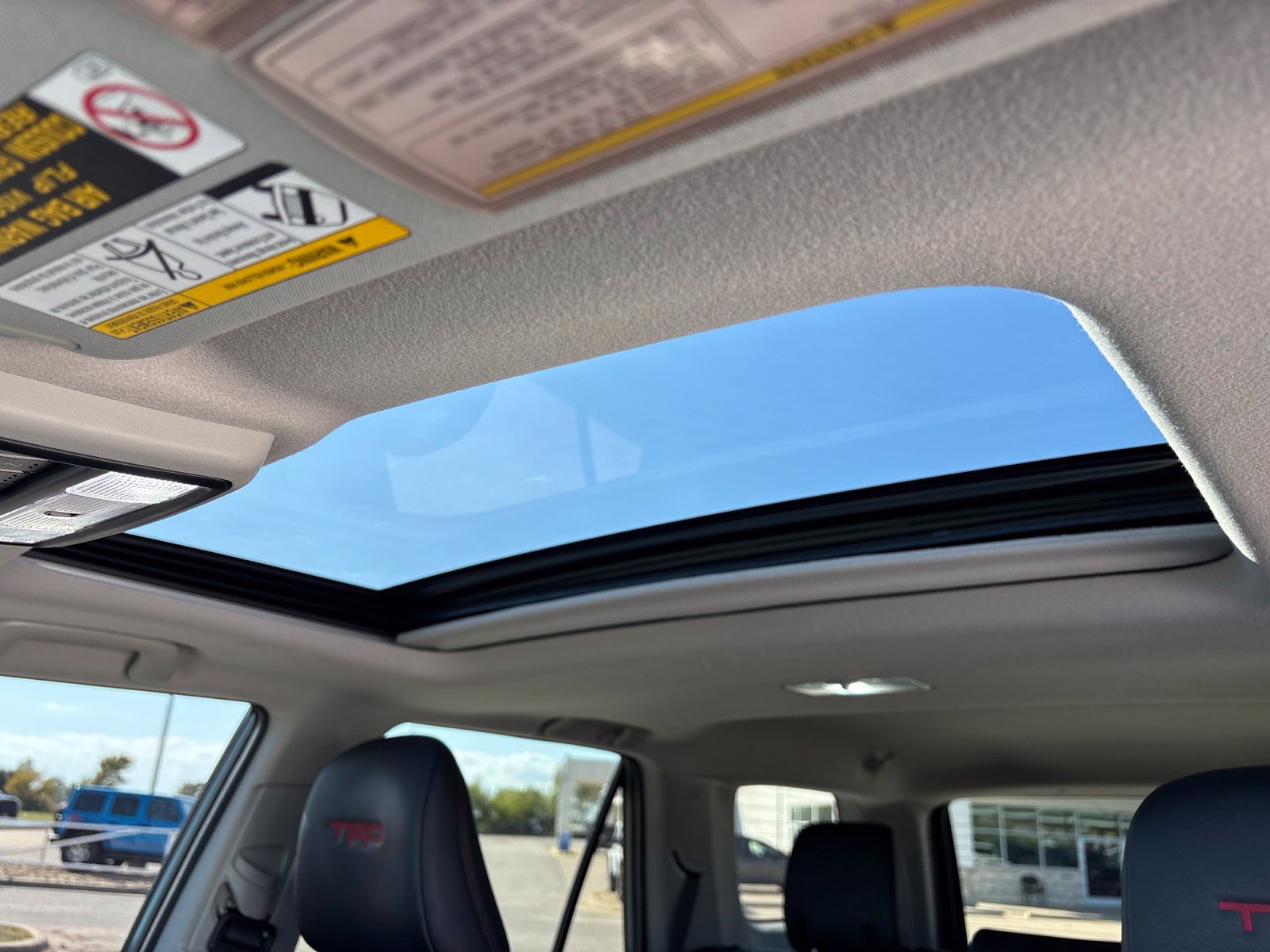 Used 2022 Toyota 4Runner TRD Off-Road Premium w/ Moonroof Package AWD/4WD image 10
