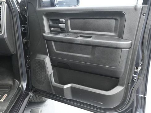 Used 2018 RAM 1500 Express AWD/4WD image 11