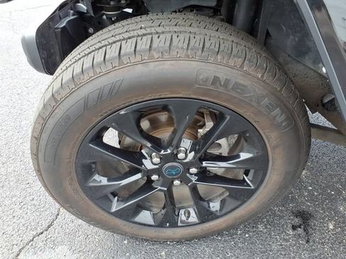 Used 2024 Jeep Wrangler Unlimited Sahara AWD/4WD image 29