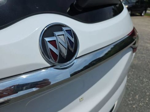 Used 2020 Buick Enclave Essence FWD image 10