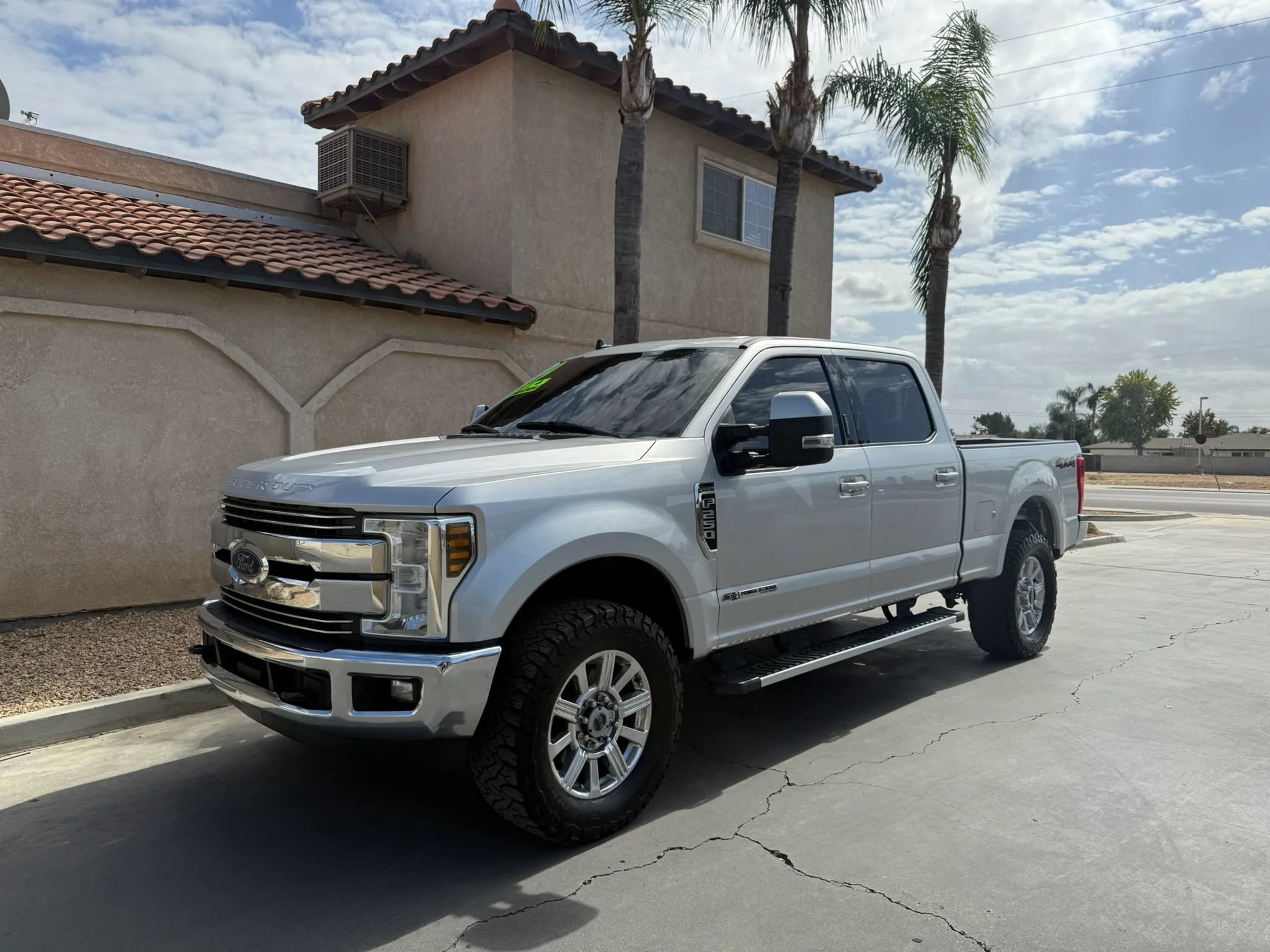 Used 2019 Ford F250 Lariat w/ Lariat Value Package AWD/4WD image 1