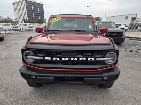 Used 2024 Ford Bronco Outer Banks image 20