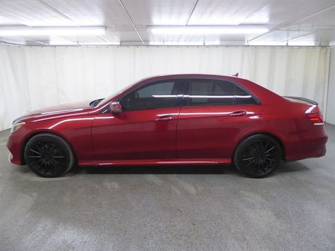 Used 2014 Mercedes-Benz E 350 4MATIC Sedan image 4