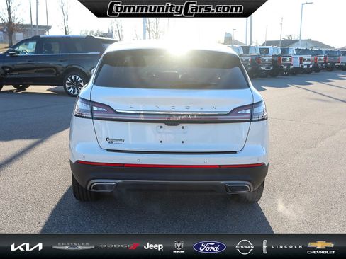 Certified 2023 Lincoln Nautilus Reserve image 6