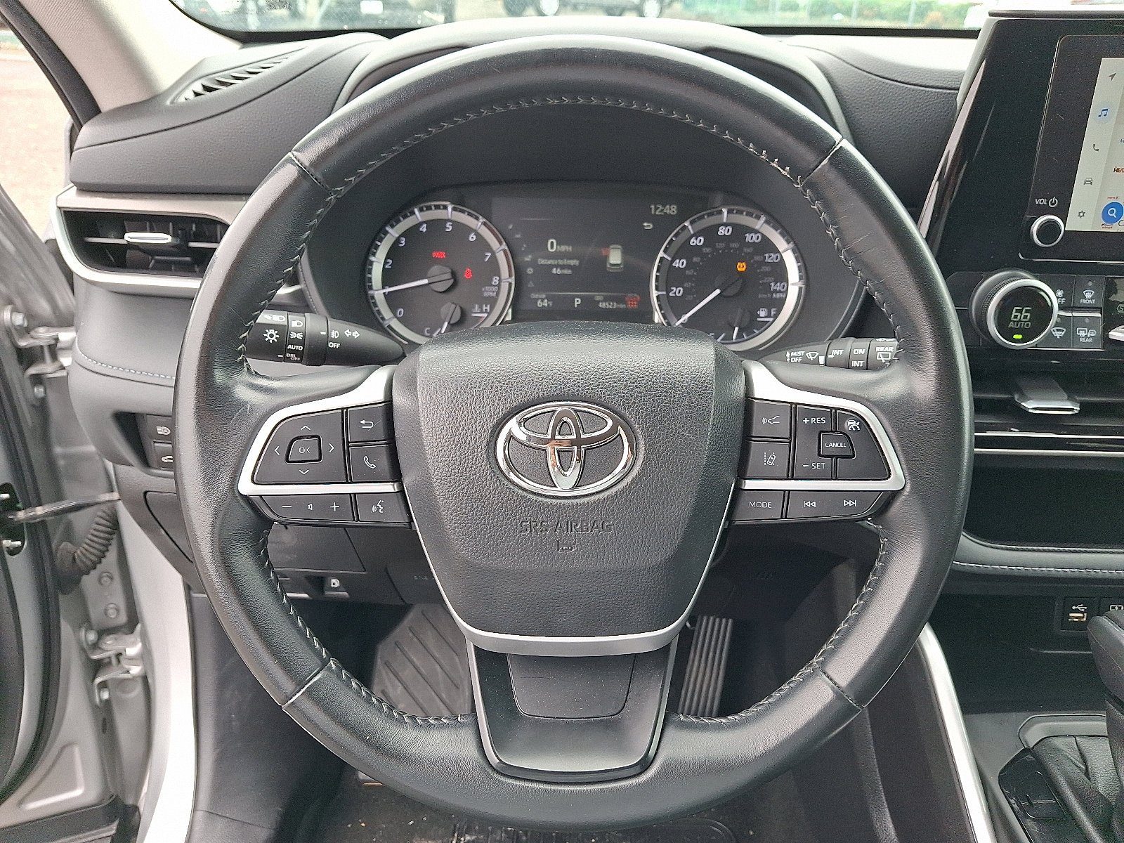 Used 2024 Toyota Highlander LE AWD/4WD image 19