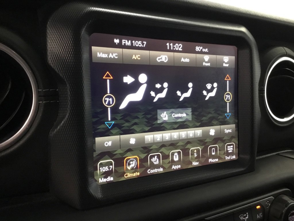 Used 2018 Jeep Wrangler Unlimited Sahara AWD/4WD image 18
