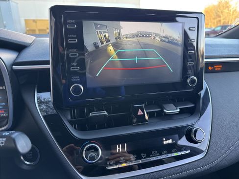 Used 2019 Toyota Corolla Hatchback image 15