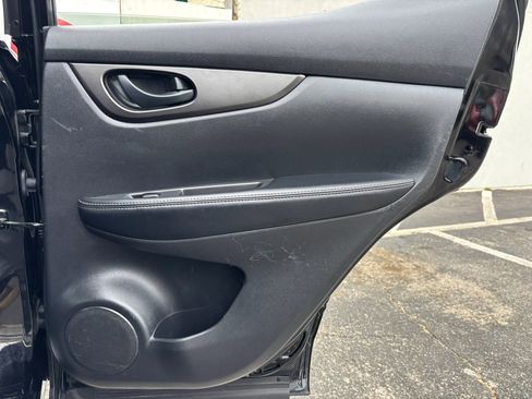 Used 2017 Nissan Rogue Sport S w/ S Appearance Package image 40