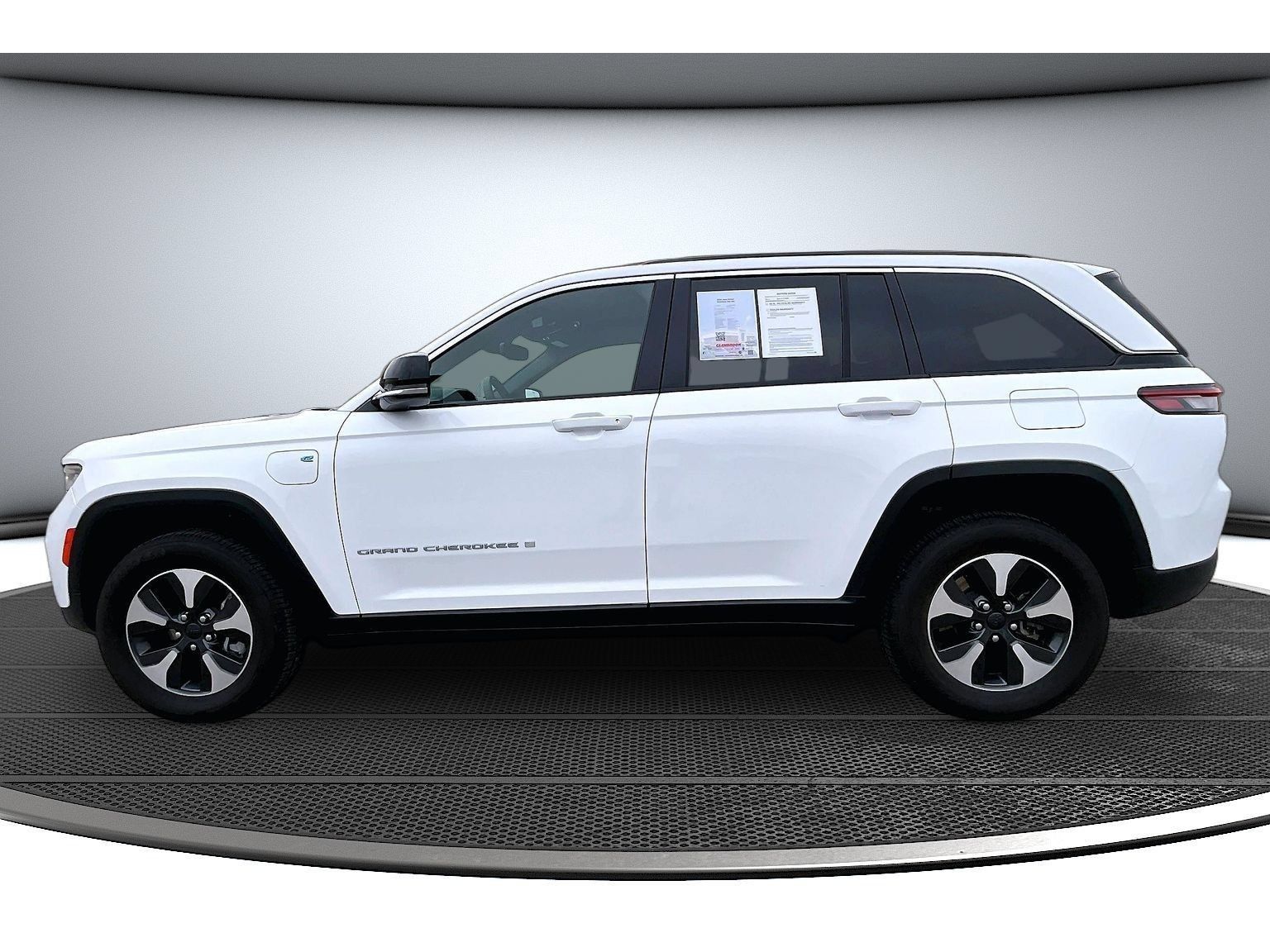 Certified 2024 Jeep Grand Cherokee Limited 4xe AWD/4WD image 17