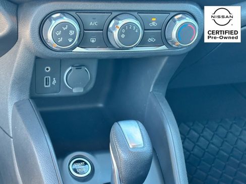 Certified 2025 Nissan Kicks Play S image 27