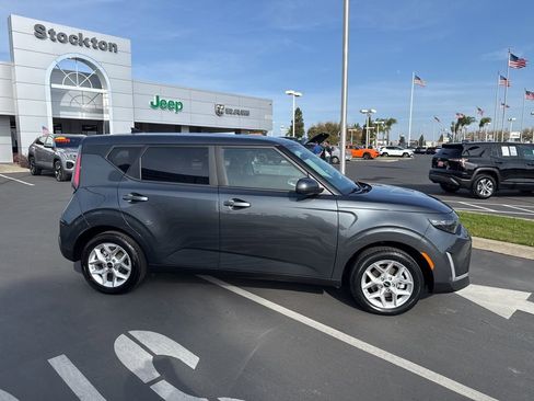 Used 2024 Kia Soul LX w/ Option Group 015 image 3