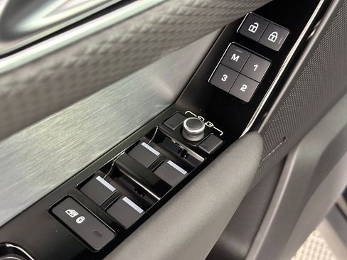 Used 2023 Land Rover Range Rover Velar R-Dynamic S AWD/4WD image 36