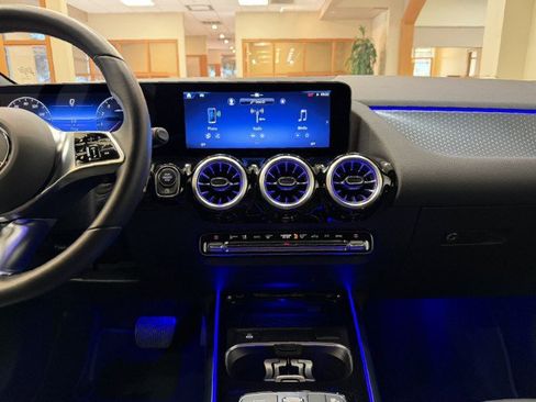 Certified 2025 Mercedes-Benz GLA 250 image 12