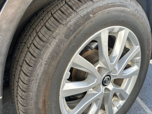 Used 2018 Nissan Rogue SV FWD image 6