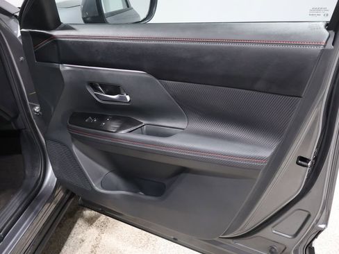 Used 2025 Nissan Kicks SR image 24