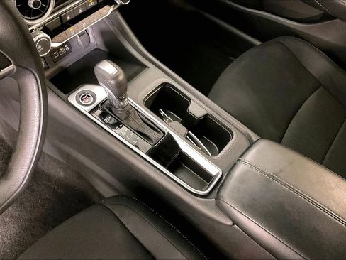 Used 2024 Nissan Sentra SV image 19