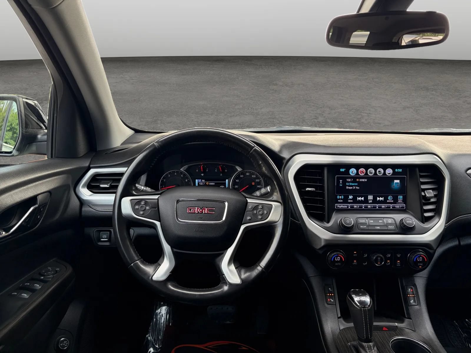 Used 2019 GMC Acadia SLT AWD/4WD image 30