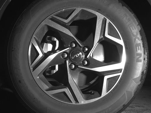 Used 2025 Kia Sportage LX image 12