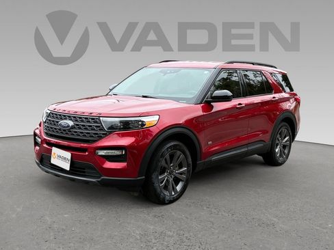 Used 2023 Ford Explorer XLT w/ Equipment Group 202A image 25