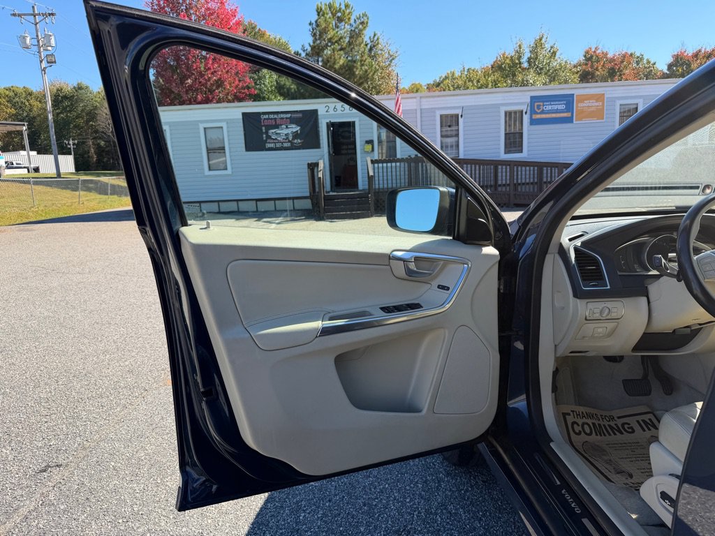 Used 2015 Volvo XC60 T5 AWD/4WD image 9