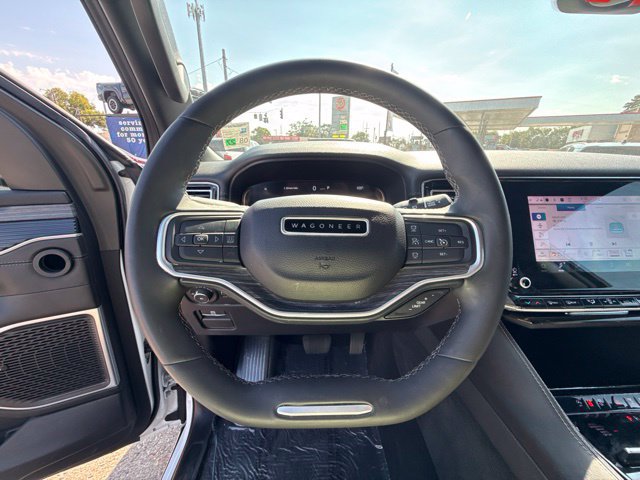 Used 2024 Jeep Wagoneer L Series III w/ Flexible Seating Group AWD/4WD image 7