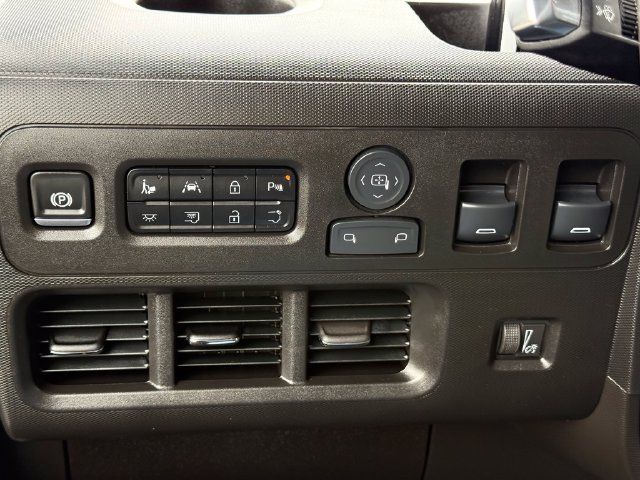 Used 2024 Chevrolet Brightdrop 400 w/ Commercial Equipment Package AWD/4WD image 12
