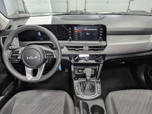 Used 2024 Kia Seltos LX AWD/4WD image 17