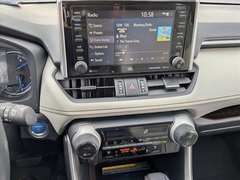 Used 2020 Toyota RAV4 Limited image 12