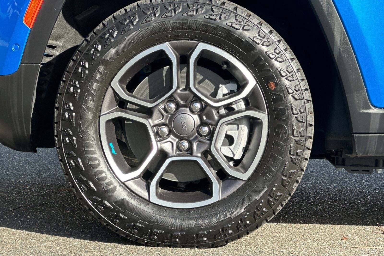 New 2023 Jeep Grand Cherokee Trailhawk w/ Advanced Protech Group II AWD/4WD image 25