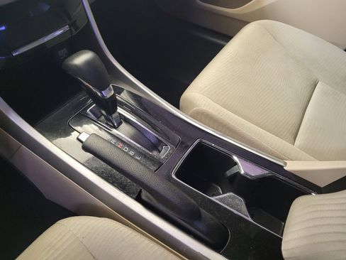 Used 2017 Honda Accord LX image 26
