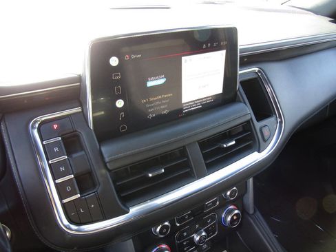 Used 2022 GMC Yukon XL SLE image 16