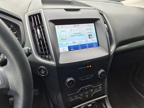 Used 2020 Ford Edge SE AWD/4WD image 13