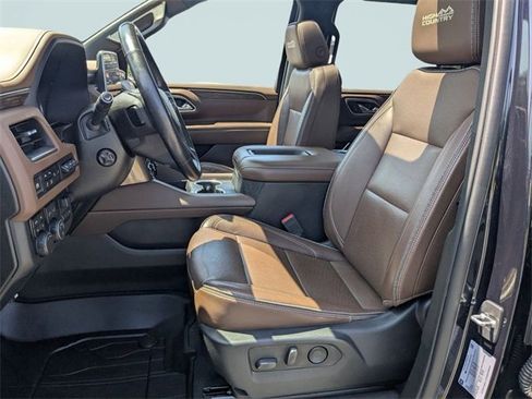 Used 2021 Chevrolet Suburban High Country w/ Premium Package image 19