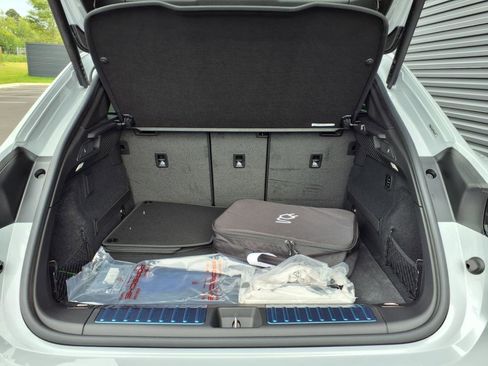 New 2025 Porsche Macan 4S Electric image 25