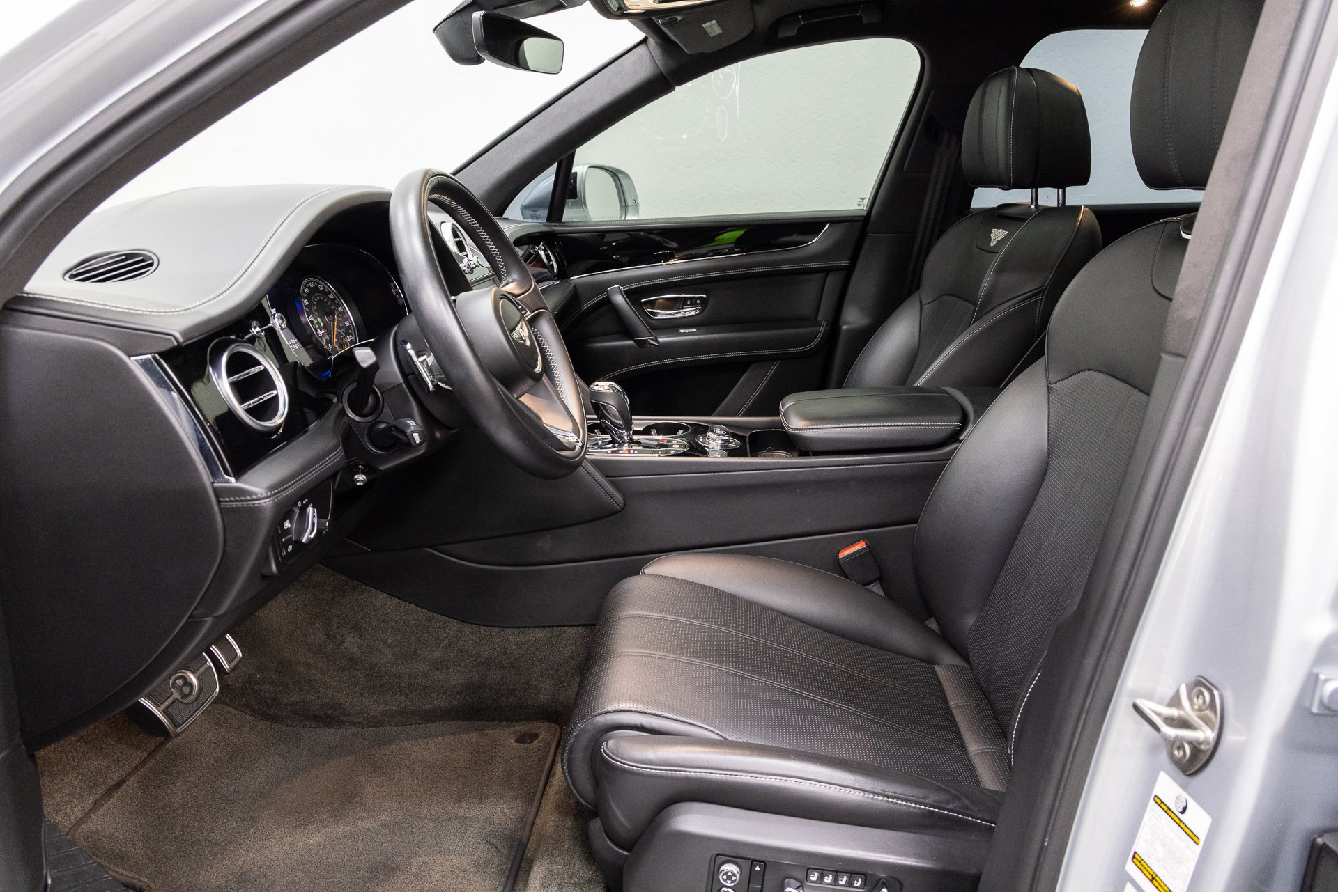 Used 2019 Bentley Bentayga AWD/4WD image 7