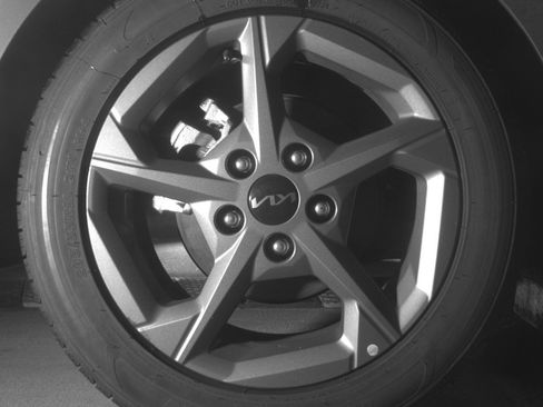 Used 2025 Kia K4 LXS image 15