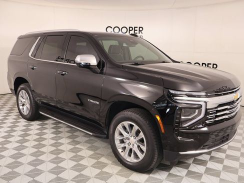 Used 2025 Chevrolet Tahoe Premier AWD/4WD image 1