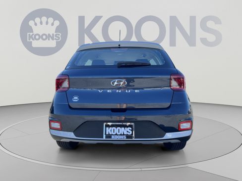 Used 2024 Hyundai Venue Limited FWD image 5