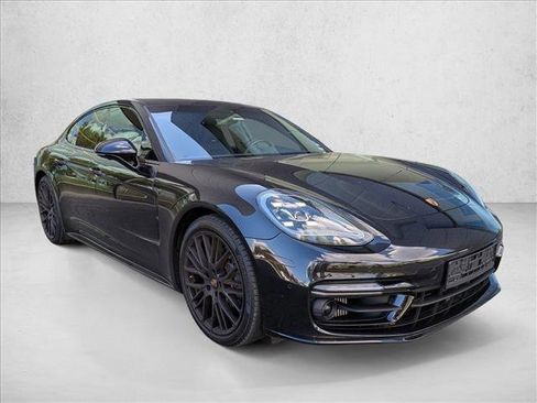 Used 2023 Porsche Panamera image 3
