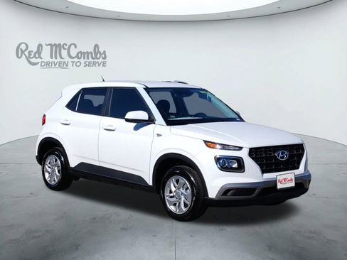 New 2025 Hyundai Venue SE image 7