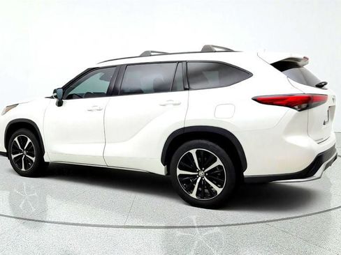 Used 2021 Toyota Highlander XSE FWD image 7