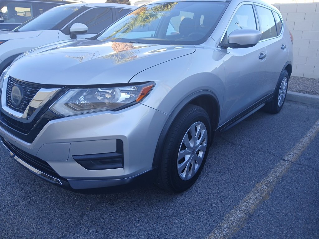 Used 2020 Nissan Rogue S FWD image 1