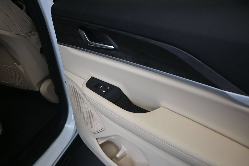 Used 2025 Jeep Grand Cherokee Limited RWD image 21