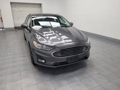 Used 2020 Ford Fusion SE w/ Equipment Group 151A FWD image 14