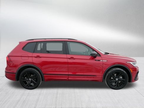 Certified 2024 Volkswagen Tiguan SE R-Line image 8