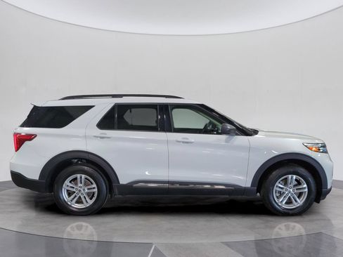Certified 2023 Ford Explorer XLT w/ Equipment Group 202A AWD/4WD image 7