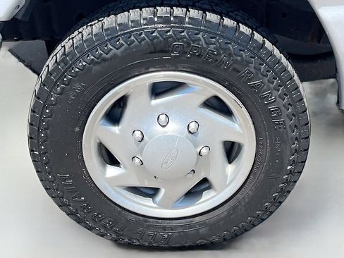 Used 2014 Ford E-350 and Econoline 350 XLT RWD image 28